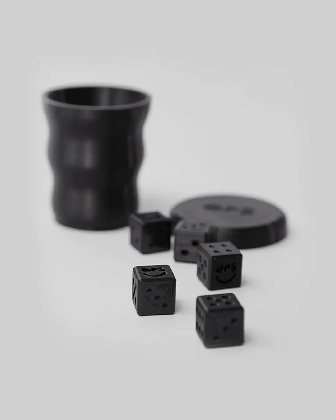 juego de mesa generalas diseño ondulado pequeña negro
