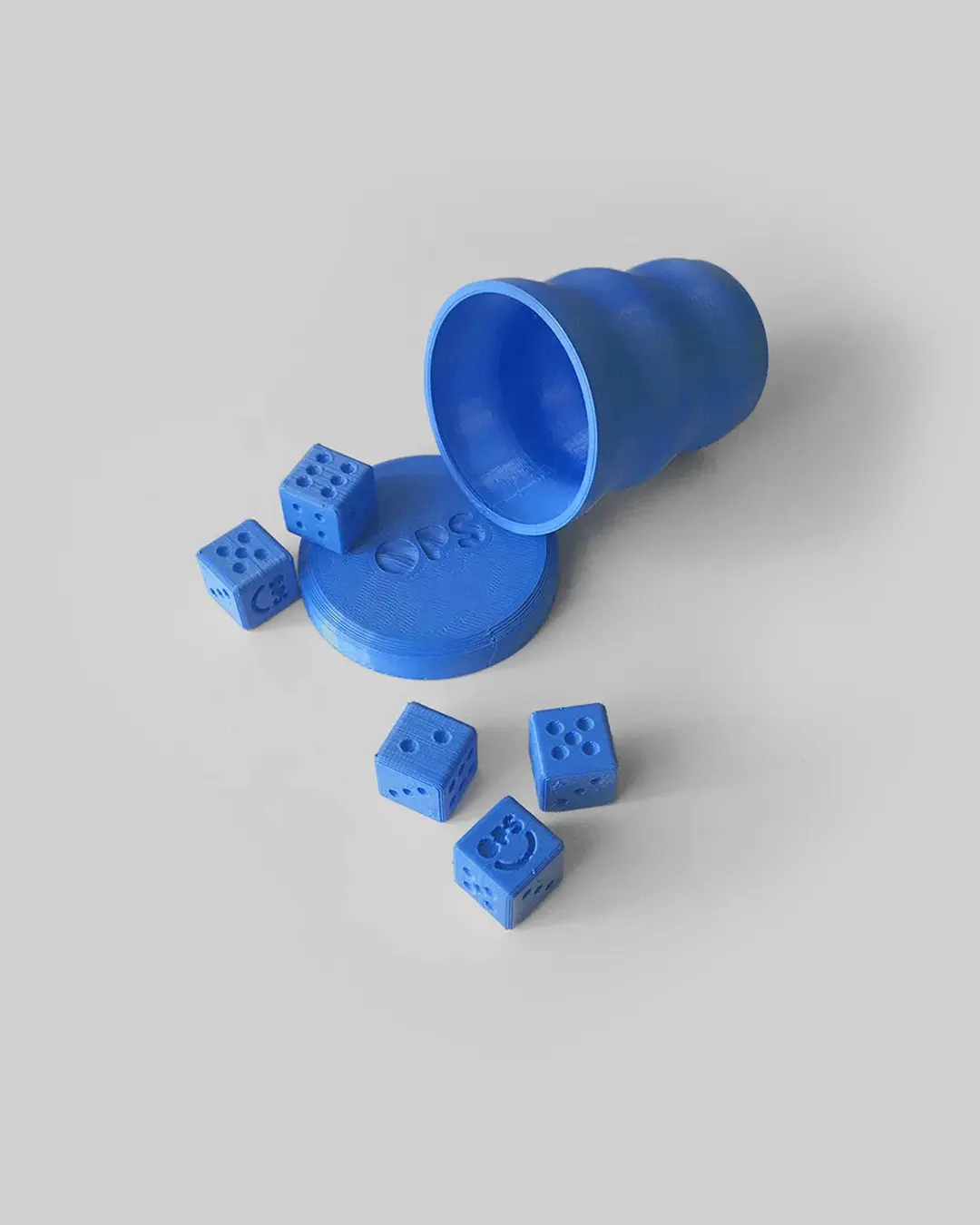 juego de mesa generalas diseño ondulado pequeña azul